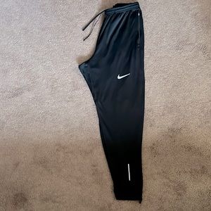 Nike Women’s dri-fit tapered soccer pants